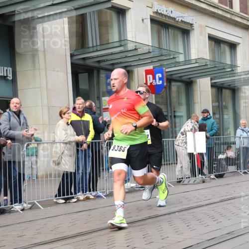 05.10.2025 - 20. swb-Marathon Bremen Strokosch-Dieckow http://msf.ph/oto/9238914 05.10.2025 10:46:29 Ziel 9366, 9413, 9961, 10268, 10277, 10411, 10452, 10509, 10661, 10750, 10789, 11189, 11268, 11327, 9366, 9413, 9961, 10268, 10277, 10411, 10452, 10509, 10661, 10750, 10789, 11189, 11268, 11327 meine-sportfotos.de