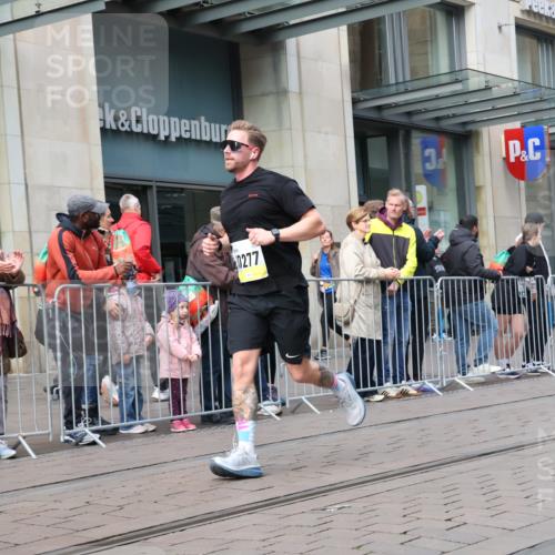 05.10.2025 - 20. swb-Marathon Bremen Strokosch-Dieckow http://msf.ph/oto/9238939 05.10.2025 10:46:30 Ziel 9366, 9413, 9961, 10268, 10277, 10411, 10452, 10509, 10661, 10750, 10789, 11189, 11268, 11327, 9366, 9413, 9961, 10268, 10277, 10411, 10452, 10509, 10661, 10750, 10789, 11189, 11268, 11327 meine-sportfotos.de