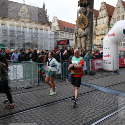 05.10.2025 - 20. swb-Marathon Bremen Yannick Fuchs http://msf.ph/oto/9238950 05.10.2025 11:07:43 Ziel 9306, 9780, 10037, 10585, 10650, 10749, 10776, 11159, 11584 meine-sportfotos.de