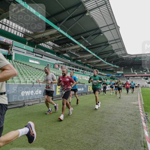 05.10.2025 - 20. swb-Marathon Bremen Michael Burmester http://msf.ph/oto/9238953 05.10.2025 13:03:12 Laufen im Stadion 227, 293, 375, 396, 527, 616, 721, 725, 764, 828, 1121, 1178, 1275, 1405, 1425, 1469, 1507, 1568, 1670, 1705, 1733, 1836, 1944, 2357, 2393, 2407, 2597, 2696, 2772, 2791, 2960, 2984, 3019, 3147, 3313, 3424, 3917, 4026, 4321, 4322, 4714, 4767, 4769, 4885, 5410, 5431, 5527, 5755, 5763, 5867, 5884, 6138, 6215, 6417, 6481, 6666, 7217, 7315, 7316, 7407, 7433, 7540, 7607, 7653, 7659, 8375, 8526, 8957, 97, 518, 729, 843, 921, 1704, 2272, 2774, 3217, 4129, 4847 meine-sportfotos.de