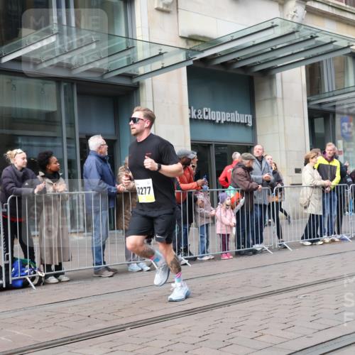 05.10.2025 - 20. swb-Marathon Bremen Strokosch-Dieckow http://msf.ph/oto/9238962 05.10.2025 10:46:30 Ziel 9366, 9413, 9961, 10268, 10277, 10411, 10452, 10509, 10661, 10750, 10789, 11189, 11268, 11327, 9366, 9413, 9961, 10268, 10277, 10411, 10452, 10509, 10661, 10750, 10789, 11189, 11268, 11327 meine-sportfotos.de