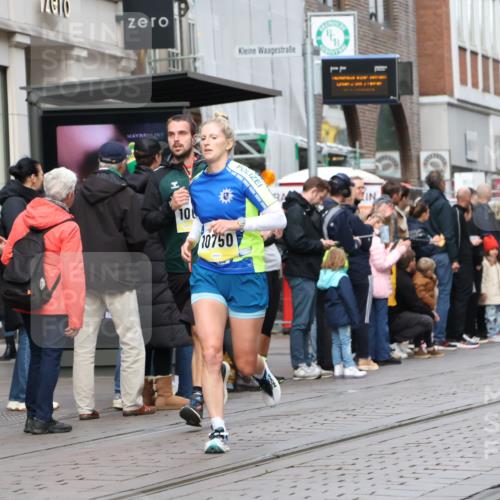 05.10.2025 - 20. swb-Marathon Bremen Strokosch-Dieckow http://msf.ph/oto/9238971 05.10.2025 10:46:33 Ziel 9413, 9562, 9961, 10277, 10411, 10452, 10509, 10661, 10750, 10789, 11189, 11327, 9413, 9562, 9961, 10277, 10411, 10452, 10509, 10661, 10750, 10789, 11189, 11327 meine-sportfotos.de