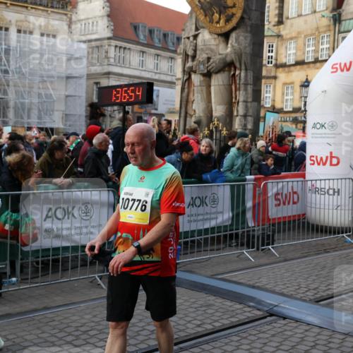 05.10.2025 - 20. swb-Marathon Bremen Yannick Fuchs http://msf.ph/oto/9238982 05.10.2025 11:07:43 Ziel 9306, 9780, 10037, 10585, 10650, 10749, 10776, 11159, 11584 meine-sportfotos.de
