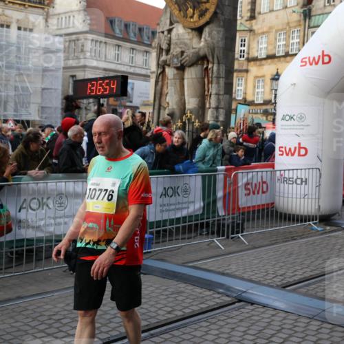 05.10.2025 - 20. swb-Marathon Bremen Yannick Fuchs http://msf.ph/oto/9238993 05.10.2025 11:07:43 Ziel 9306, 9780, 10037, 10585, 10650, 10749, 10776, 11159, 11584 meine-sportfotos.de