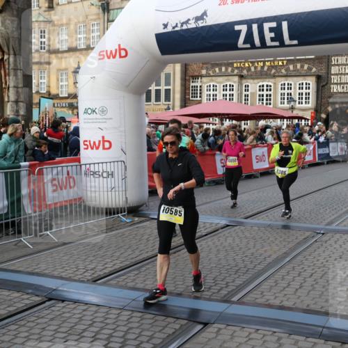 05.10.2025 - 20. swb-Marathon Bremen Yannick Fuchs http://msf.ph/oto/9239006 05.10.2025 11:07:44 Ziel 9306, 9780, 10585, 10650, 10749, 10776, 11159, 11584 meine-sportfotos.de