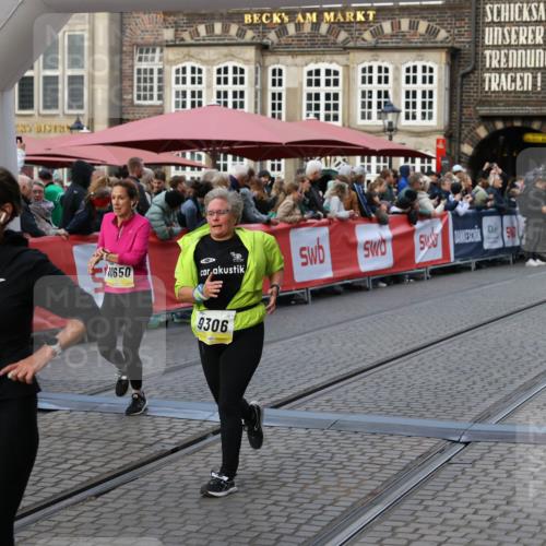05.10.2025 - 20. swb-Marathon Bremen Yannick Fuchs http://msf.ph/oto/9239043 05.10.2025 11:07:45 Ziel 9306, 10585, 10650, 10749, 10776, 11584 meine-sportfotos.de