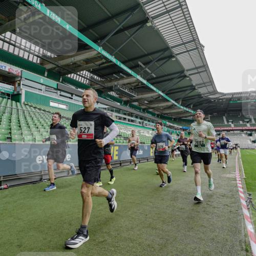 05.10.2025 - 20. swb-Marathon Bremen Michael Burmester http://msf.ph/oto/9239044 05.10.2025 13:03:21 Laufen im Stadion 227, 293, 375, 396, 527, 616, 721, 725, 764, 828, 958, 1067, 1178, 1275, 1331, 1405, 1425, 1469, 1507, 1514, 1568, 1670, 1705, 1836, 1944, 2016, 2339, 2357, 2375, 2393, 2407, 2567, 2597, 2696, 2791, 2960, 2984, 3019, 3147, 3313, 4026, 4321, 4714, 4767, 4769, 5410, 5431, 5523, 5527, 5755, 5763, 5867, 5884, 5966, 6138, 6215, 6414, 6417, 6447, 6481, 6666, 7315, 7316, 7407, 7540, 7607, 7653, 8375, 8526, 8957, 97, 518, 729, 921, 1121, 1704, 1733, 2393, 2772, 2774, 3424, 3917, 4129 meine-sportfotos.de