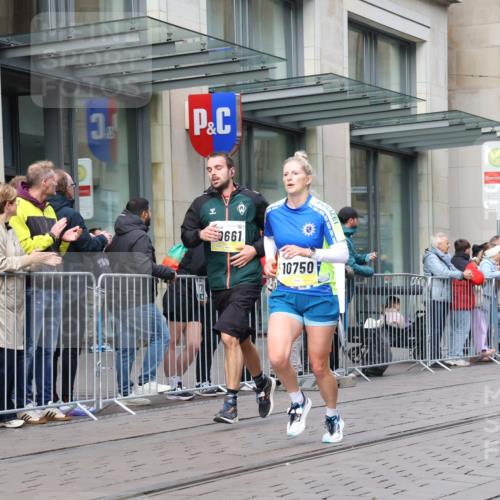05.10.2025 - 20. swb-Marathon Bremen Strokosch-Dieckow http://msf.ph/oto/9239051 05.10.2025 10:46:35 Ziel 9413, 9562, 10277, 10411, 10452, 10509, 10661, 10750, 10789, 11189, 11327, 9413, 9562, 10277, 10411, 10452, 10509, 10661, 10750, 10789, 11189, 11327 meine-sportfotos.de