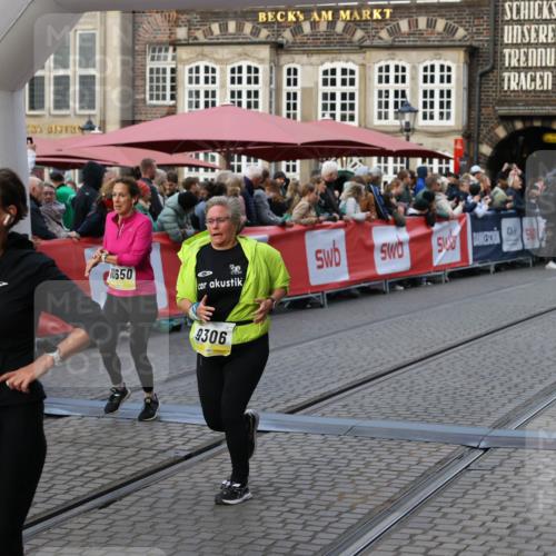 05.10.2025 - 20. swb-Marathon Bremen Yannick Fuchs http://msf.ph/oto/9239054 05.10.2025 11:07:45 Ziel 9306, 10585, 10650, 10749, 10776, 11584 meine-sportfotos.de