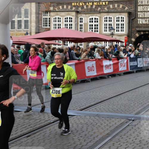 05.10.2025 - 20. swb-Marathon Bremen Yannick Fuchs http://msf.ph/oto/9239064 05.10.2025 11:07:45 Ziel 9306, 10585, 10650, 10749, 10776, 11584 meine-sportfotos.de