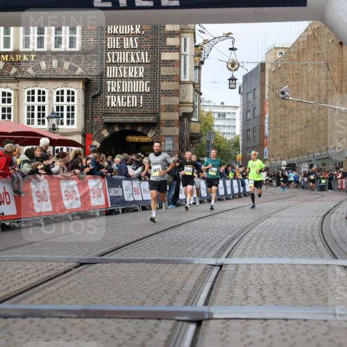 05.10.2025 - 20. swb-Marathon Bremen Yannick Fuchs http://msf.ph/oto/9239068 05.10.2025 10:39:38 Ziel 9671, 11474 meine-sportfotos.de