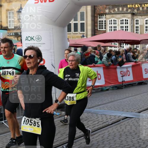 05.10.2025 - 20. swb-Marathon Bremen Yannick Fuchs http://msf.ph/oto/9239074 05.10.2025 11:07:45 Ziel 9306, 10585, 10650, 10749, 10776, 11584 meine-sportfotos.de
