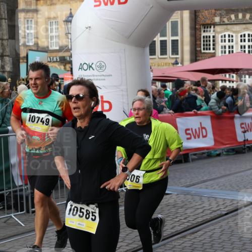 05.10.2025 - 20. swb-Marathon Bremen Yannick Fuchs http://msf.ph/oto/9239093 05.10.2025 11:07:46 Ziel 9306, 10585, 10650, 10749, 10776, 11584 meine-sportfotos.de