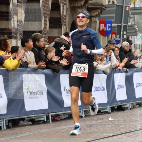 05.10.2025 - 20. swb-Marathon Bremen Strokosch-Dieckow http://msf.ph/oto/9239128 05.10.2025 12:42:00 Ziel 291, 583, 1143 meine-sportfotos.de
