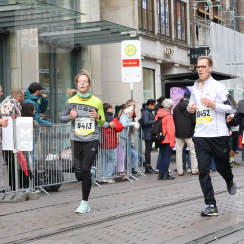 05.10.2025 - 20. swb-Marathon Bremen Strokosch-Dieckow http://msf.ph/oto/9239172 05.10.2025 10:46:41 Ziel 9411, 9413, 9546, 9562, 10452, 10509, 10661, 10750, 10789, 11189, 9411, 9413, 9546, 9562, 10452, 10509, 10661, 10750, 10789, 11189 meine-sportfotos.de