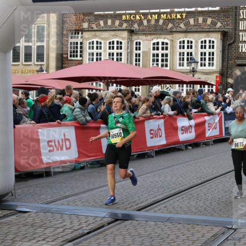 05.10.2025 - 20. swb-Marathon Bremen Yannick Fuchs http://msf.ph/oto/9239181 05.10.2025 11:07:51 Ziel 9306, 9615, 10550, 10650 meine-sportfotos.de