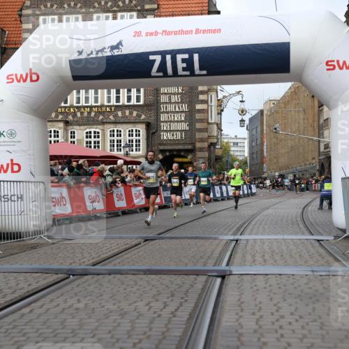 05.10.2025 - 20. swb-Marathon Bremen Yannick Fuchs http://msf.ph/oto/9239209 05.10.2025 10:39:40 Ziel 9289, 9671, 10525, 11474 meine-sportfotos.de