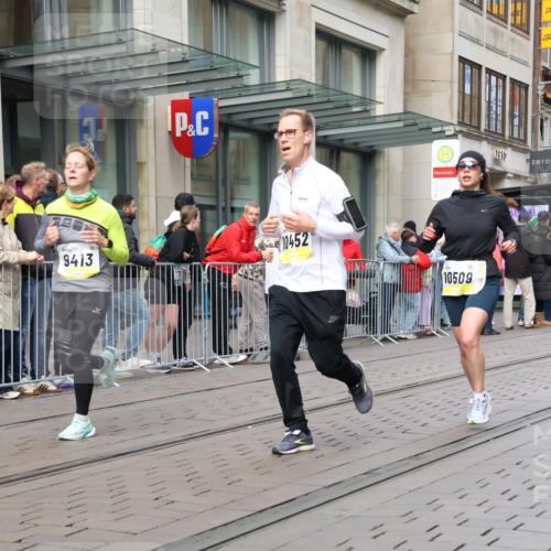 05.10.2025 - 20. swb-Marathon Bremen Strokosch-Dieckow http://msf.ph/oto/9239225 05.10.2025 10:46:42 Ziel 9411, 9413, 9546, 9562, 10452, 10509, 10661, 10750, 10789, 11189, 9411, 9413, 9546, 9562, 10452, 10509, 10661, 10750, 10789, 11189 meine-sportfotos.de