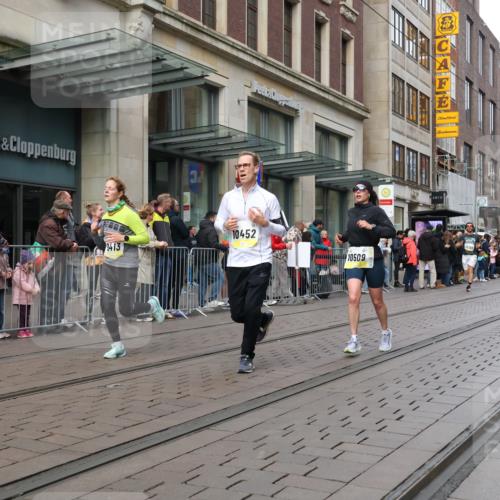 05.10.2025 - 20. swb-Marathon Bremen Strokosch-Dieckow http://msf.ph/oto/9239245 05.10.2025 10:46:42 Ziel 9411, 9413, 9546, 9562, 10452, 10509, 10661, 10750, 10789, 11189, 9411, 9413, 9546, 9562, 10452, 10509, 10661, 10750, 10789, 11189 meine-sportfotos.de