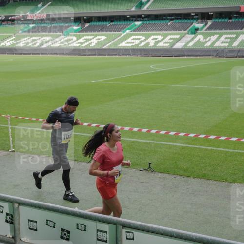 05.10.2025 - 20. swb-Marathon Bremen Michael Burmester http://msf.ph/oto/9239251 05.10.2025 10:34:04 Laufen im Stadion 5172, 7101, 7215, 9000, 9221, 9266, 9282, 9309, 9314, 9359, 9424, 9472, 9489, 9520, 9521, 9529, 9541, 9560, 9569, 9591, 9633, 9714, 9717, 9811, 9820, 9855, 9881, 9882, 9902, 9935, 9943, 9947, 10003, 10005, 10009, 10015, 10024, 10028, 10032, 10069, 10107, 10116, 10178, 10180, 10195, 10196, 10231, 10256, 10287, 10302, 10307, 10398, 10408, 10424, 10466, 10546, 10590, 10591, 10641, 10755, 10758, 10794, 10915, 10992, 7077, 9258, 9260, 10233 meine-sportfotos.de
