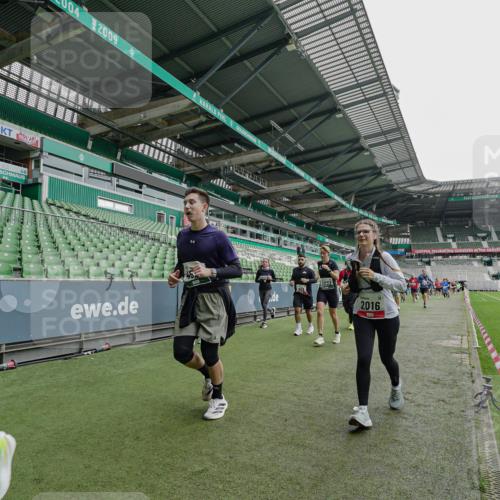 05.10.2025 - 20. swb-Marathon Bremen Michael Burmester http://msf.ph/oto/9239274 05.10.2025 13:03:40 Laufen im Stadion 227, 375, 396, 414, 527, 592, 725, 764, 898, 958, 1067, 1178, 1275, 1331, 1336, 1425, 1469, 1507, 1514, 1568, 1670, 1705, 1836, 1975, 2016, 2339, 2375, 2407, 2567, 2597, 2696, 2791, 2960, 2984, 3019, 3037, 3072, 3147, 3313, 3485, 4026, 4053, 4087, 4453, 4462, 4528, 4651, 4767, 4769, 5043, 5137, 5162, 5236, 5410, 5431, 5489, 5523, 5527, 5763, 5867, 5966, 6138, 6145, 6215, 6414, 6417, 6447, 6481, 6529, 6584, 6635, 6666, 7315, 7316, 7540, 7607, 7653, 8375, 293, 721, 2393 meine-sportfotos.de