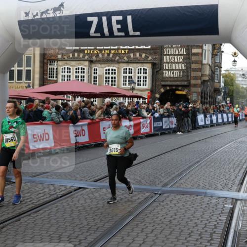 05.10.2025 - 20. swb-Marathon Bremen Yannick Fuchs http://msf.ph/oto/9239277 05.10.2025 11:07:53 Ziel 9615, 10550 meine-sportfotos.de