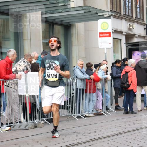 05.10.2025 - 20. swb-Marathon Bremen Strokosch-Dieckow http://msf.ph/oto/9239295 05.10.2025 10:46:45 Ziel 9411, 9413, 9546, 9562, 9711, 10452, 10509, 10661, 10750, 10789, 11189, 9411, 9413, 9546, 9562, 9711, 10452, 10509, 10661, 10750, 10789, 11189 meine-sportfotos.de