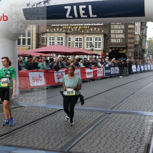 05.10.2025 - 20. swb-Marathon Bremen Yannick Fuchs http://msf.ph/oto/9239305 05.10.2025 11:07:53 Ziel 9615, 10550 meine-sportfotos.de