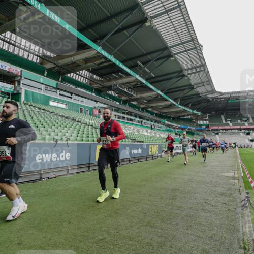 05.10.2025 - 20. swb-Marathon Bremen Michael Burmester http://msf.ph/oto/9239309 05.10.2025 13:03:43 Laufen im Stadion 227, 375, 396, 414, 527, 592, 725, 764, 898, 958, 1019, 1067, 1178, 1275, 1331, 1336, 1413, 1425, 1469, 1507, 1514, 1568, 1670, 1695, 1705, 1836, 1975, 2016, 2339, 2375, 2407, 2567, 2597, 2696, 2791, 2960, 2984, 3019, 3037, 3072, 3147, 3313, 3485, 4053, 4087, 4453, 4462, 4528, 4651, 4767, 4769, 4793, 5043, 5137, 5162, 5236, 5410, 5431, 5489, 5523, 5527, 5763, 5867, 5966, 6011, 6138, 6145, 6215, 6414, 6417, 6447, 6481, 6529, 6584, 6635, 7315, 7316, 7540, 7607, 7653, 293, 721 meine-sportfotos.de