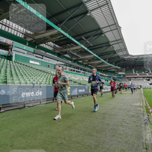 05.10.2025 - 20. swb-Marathon Bremen Michael Burmester http://msf.ph/oto/9239317 05.10.2025 13:03:45 Laufen im Stadion 227, 360, 375, 396, 414, 527, 592, 725, 898, 958, 1019, 1067, 1178, 1275, 1331, 1336, 1413, 1425, 1469, 1507, 1514, 1568, 1695, 1705, 1975, 2016, 2339, 2375, 2407, 2567, 2597, 2696, 2791, 2960, 3019, 3037, 3072, 3313, 3485, 4053, 4087, 4335, 4453, 4462, 4528, 4651, 4767, 4769, 4793, 5043, 5137, 5162, 5236, 5343, 5410, 5431, 5489, 5523, 5527, 5763, 5867, 5966, 6011, 6138, 6145, 6414, 6417, 6447, 6529, 6584, 6635, 7315, 7316, 7540, 7607, 7653, 293, 721 meine-sportfotos.de