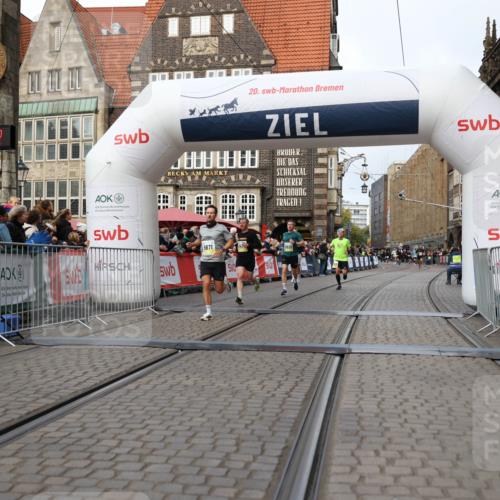 05.10.2025 - 20. swb-Marathon Bremen Yannick Fuchs http://msf.ph/oto/9239318 05.10.2025 10:39:41 Ziel 9289, 9671, 10525, 11418, 11474 meine-sportfotos.de