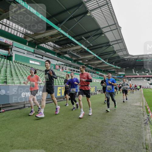 05.10.2025 - 20. swb-Marathon Bremen Michael Burmester http://msf.ph/oto/9239361 05.10.2025 13:03:50 Laufen im Stadion 227, 360, 375, 396, 414, 527, 592, 725, 898, 958, 1019, 1067, 1084, 1178, 1275, 1331, 1336, 1413, 1425, 1468, 1469, 1507, 1514, 1695, 1705, 1975, 2016, 2339, 2375, 2407, 2567, 2597, 2696, 2791, 2960, 3037, 3072, 3313, 3485, 4005, 4053, 4087, 4335, 4453, 4462, 4524, 4528, 4637, 4638, 4651, 4767, 4769, 4793, 5043, 5137, 5162, 5212, 5236, 5343, 5410, 5431, 5489, 5523, 5527, 5763, 5867, 5966, 6011, 6138, 6145, 6287, 6414, 6417, 6447, 6529, 6584, 6635, 7315, 7316, 7540, 7607, 7653 meine-sportfotos.de