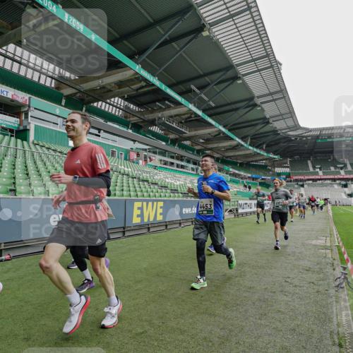 05.10.2025 - 20. swb-Marathon Bremen Michael Burmester http://msf.ph/oto/9239370 05.10.2025 13:03:51 Laufen im Stadion 227, 360, 375, 396, 414, 527, 592, 725, 898, 958, 1019, 1067, 1084, 1178, 1275, 1331, 1336, 1413, 1425, 1468, 1469, 1507, 1514, 1695, 1705, 1975, 2016, 2339, 2375, 2407, 2567, 2597, 2696, 2791, 2960, 3037, 3072, 3313, 3485, 4005, 4053, 4087, 4335, 4453, 4462, 4524, 4528, 4637, 4638, 4651, 4767, 4769, 4793, 5043, 5137, 5162, 5212, 5236, 5343, 5410, 5431, 5489, 5523, 5527, 5763, 5867, 5966, 5969, 6011, 6138, 6145, 6287, 6414, 6447, 6529, 6584, 6635, 7315, 7316, 7540, 7607, 7653 meine-sportfotos.de
