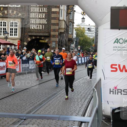 05.10.2025 - 20. swb-Marathon Bremen Yannick Fuchs http://msf.ph/oto/9239387 05.10.2025 11:08:01 Ziel 9212, 10135, 10366, 10706 meine-sportfotos.de