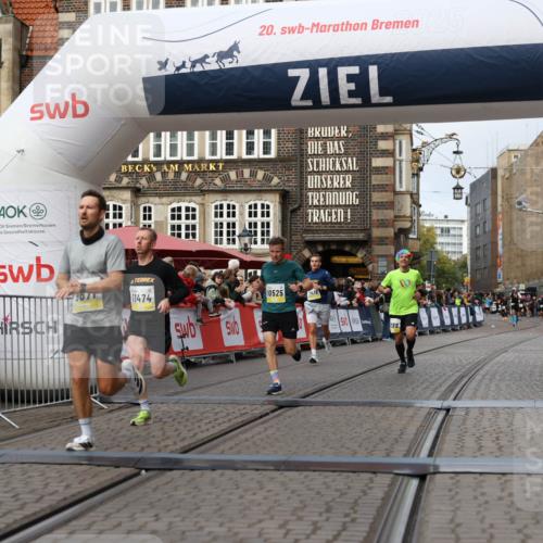 05.10.2025 - 20. swb-Marathon Bremen Yannick Fuchs http://msf.ph/oto/9239394 05.10.2025 10:39:42 Ziel 9289, 9671, 10525, 11418, 11474 meine-sportfotos.de