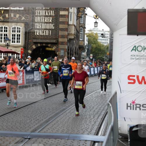 05.10.2025 - 20. swb-Marathon Bremen Yannick Fuchs http://msf.ph/oto/9239396 05.10.2025 11:08:01 Ziel 9212, 10135, 10366, 10706 meine-sportfotos.de