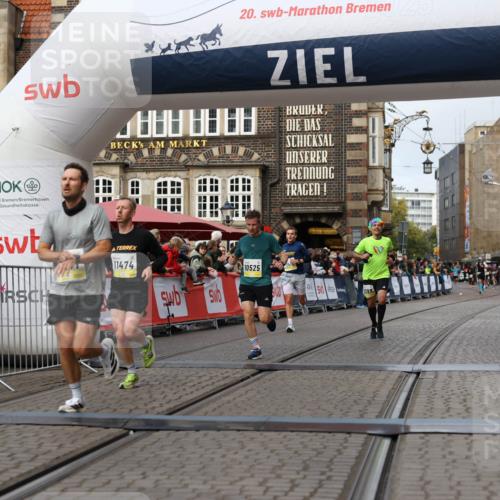 05.10.2025 - 20. swb-Marathon Bremen Yannick Fuchs http://msf.ph/oto/9239402 05.10.2025 10:39:42 Ziel 9289, 9671, 10525, 11418, 11474 meine-sportfotos.de