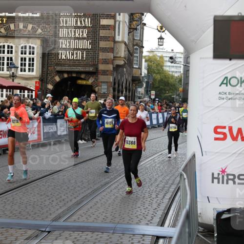 05.10.2025 - 20. swb-Marathon Bremen Yannick Fuchs http://msf.ph/oto/9239406 05.10.2025 11:08:01 Ziel 9212, 10135, 10366, 10706 meine-sportfotos.de