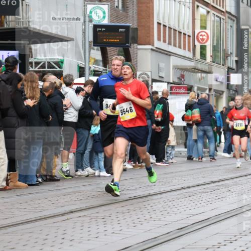 05.10.2025 - 20. swb-Marathon Bremen Strokosch-Dieckow http://msf.ph/oto/9239412 05.10.2025 10:46:53 Ziel 9411, 9428, 9546, 9562, 9670, 9711, 10637, 10667, 11498, 11705, 9411, 9428, 9546, 9562, 9670, 9711, 10637, 10667, 11498, 11705 meine-sportfotos.de