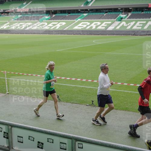 05.10.2025 - 20. swb-Marathon Bremen Michael Burmester http://msf.ph/oto/9239418 05.10.2025 10:34:08 Laufen im Stadion 5172, 7101, 7215, 9000, 9221, 9266, 9282, 9309, 9314, 9372, 9424, 9472, 9489, 9520, 9521, 9529, 9541, 9547, 9560, 9569, 9585, 9591, 9633, 9714, 9811, 9820, 9855, 9872, 9881, 9882, 9902, 9943, 9947, 10003, 10005, 10009, 10015, 10024, 10028, 10032, 10069, 10107, 10111, 10116, 10178, 10180, 10191, 10195, 10196, 10231, 10261, 10285, 10287, 10302, 10307, 10398, 10408, 10424, 10466, 10546, 10590, 10591, 10641, 10648, 10755, 10758, 10794, 7077, 9258, 10233 meine-sportfotos.de