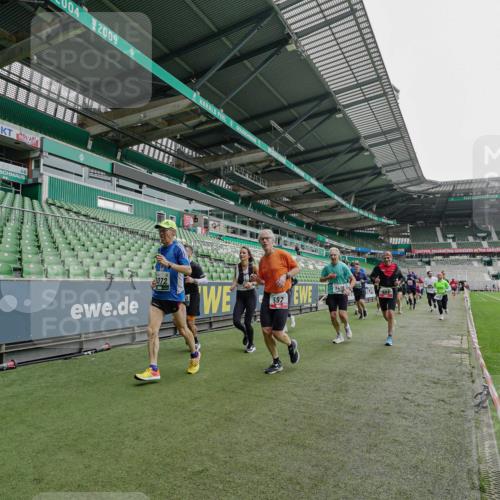 05.10.2025 - 20. swb-Marathon Bremen Michael Burmester http://msf.ph/oto/9239428 05.10.2025 13:03:58 Laufen im Stadion 360, 396, 414, 527, 592, 725, 898, 958, 1019, 1067, 1084, 1178, 1275, 1331, 1336, 1413, 1425, 1468, 1469, 1507, 1514, 1695, 1705, 1852, 1914, 1975, 1997, 2016, 2339, 2375, 2567, 2696, 2791, 3037, 3072, 3313, 3485, 4005, 4053, 4087, 4335, 4453, 4462, 4524, 4528, 4637, 4638, 4651, 4767, 4793, 4840, 5043, 5137, 5162, 5212, 5236, 5343, 5410, 5489, 5523, 5763, 5832, 5966, 5969, 6011, 6138, 6145, 6287, 6414, 6447, 6529, 6584, 6635, 7607, 227, 375, 2597 meine-sportfotos.de