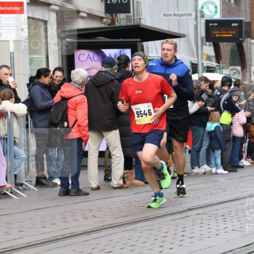 05.10.2025 - 20. swb-Marathon Bremen Strokosch-Dieckow http://msf.ph/oto/9239437 05.10.2025 10:46:54 Ziel 9411, 9428, 9546, 9562, 9670, 9711, 10637, 10667, 11498, 11705, 11742, 9411, 9428, 9546, 9562, 9670, 9711, 10637, 10667, 11498, 11705, 11742 meine-sportfotos.de