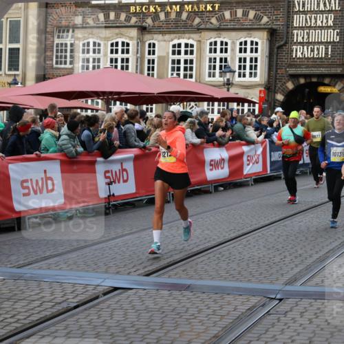 05.10.2025 - 20. swb-Marathon Bremen Yannick Fuchs http://msf.ph/oto/9239456 05.10.2025 11:08:02 Ziel 9212, 10135, 10366, 10706, 10782, 10783 meine-sportfotos.de