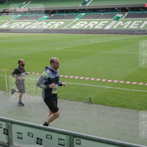 05.10.2025 - 20. swb-Marathon Bremen Michael Burmester http://msf.ph/oto/9239459 05.10.2025 10:34:10 Laufen im Stadion 5172, 7101, 7215, 9000, 9221, 9266, 9282, 9309, 9314, 9372, 9424, 9472, 9489, 9520, 9521, 9529, 9547, 9560, 9569, 9585, 9591, 9633, 9714, 9783, 9811, 9820, 9855, 9872, 9881, 9882, 9902, 9932, 9943, 9947, 10003, 10005, 10009, 10015, 10024, 10028, 10069, 10107, 10111, 10116, 10178, 10180, 10191, 10195, 10196, 10231, 10261, 10285, 10287, 10302, 10307, 10398, 10408, 10424, 10466, 10546, 10590, 10591, 10641, 10648, 10755, 10758, 10794, 7077, 9258, 10233 meine-sportfotos.de