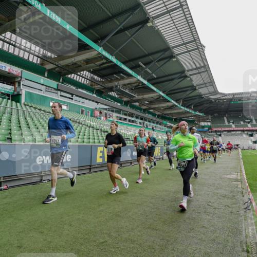 05.10.2025 - 20. swb-Marathon Bremen Michael Burmester http://msf.ph/oto/9239503 05.10.2025 13:04:02 Laufen im Stadion 360, 396, 414, 470, 527, 592, 725, 898, 958, 1019, 1067, 1080, 1084, 1275, 1331, 1336, 1413, 1468, 1478, 1507, 1514, 1695, 1852, 1914, 1975, 1997, 2016, 2333, 2339, 2375, 2567, 2617, 2696, 3037, 3072, 3313, 3485, 4005, 4053, 4087, 4335, 4453, 4462, 4524, 4528, 4637, 4638, 4651, 4767, 4793, 4803, 4840, 4928, 5043, 5137, 5162, 5212, 5236, 5343, 5410, 5489, 5523, 5832, 5966, 5969, 6011, 6138, 6145, 6287, 6414, 6447, 6529, 6584, 6635, 7607, 227, 375, 396, 2597 meine-sportfotos.de