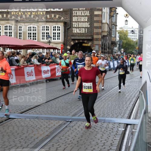 05.10.2025 - 20. swb-Marathon Bremen Yannick Fuchs http://msf.ph/oto/9239504 05.10.2025 11:08:02 Ziel 9212, 10135, 10366, 10706, 10782, 10783 meine-sportfotos.de