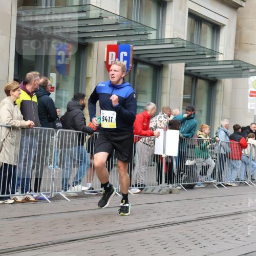 05.10.2025 - 20. swb-Marathon Bremen Strokosch-Dieckow http://msf.ph/oto/9239538 05.10.2025 10:46:58 Ziel 9244, 9411, 9428, 9546, 9670, 9711, 10319, 10637, 10667, 10951, 11498, 11705, 11742, 9244, 9411, 9428, 9546, 9670, 9711, 10319, 10637, 10667, 10951, 11498, 11705, 11742 meine-sportfotos.de