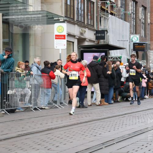 05.10.2025 - 20. swb-Marathon Bremen Strokosch-Dieckow http://msf.ph/oto/9239549 05.10.2025 10:47:00 Ziel 9244, 9411, 9428, 9546, 9670, 9711, 10319, 10637, 10667, 10951, 11498, 11705, 11742, 9244, 9411, 9428, 9546, 9670, 9711, 10319, 10637, 10667, 10951, 11498, 11705, 11742 meine-sportfotos.de