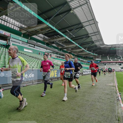05.10.2025 - 20. swb-Marathon Bremen Michael Burmester http://msf.ph/oto/9239589 05.10.2025 13:04:09 Laufen im Stadion 100, 360, 414, 470, 592, 607, 898, 958, 1012, 1019, 1067, 1080, 1084, 1275, 1331, 1336, 1413, 1468, 1478, 1514, 1695, 1852, 1914, 1975, 1997, 2016, 2333, 2339, 2375, 2567, 2617, 3037, 3072, 3346, 3485, 4005, 4053, 4087, 4243, 4335, 4453, 4462, 4524, 4528, 4637, 4638, 4651, 4757, 4767, 4793, 4803, 4840, 4928, 5043, 5137, 5162, 5212, 5236, 5343, 5410, 5446, 5464, 5489, 5523, 5832, 5966, 5969, 6011, 6145, 6287, 6414, 6447, 6529, 6584, 6635, 227, 375, 396, 2597 meine-sportfotos.de