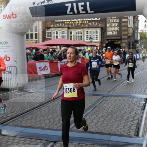 05.10.2025 - 20. swb-Marathon Bremen Yannick Fuchs http://msf.ph/oto/9239596 05.10.2025 11:08:04 Ziel 8123, 9212, 10135, 10365, 10366, 10706, 10782, 10783, 11677 meine-sportfotos.de
